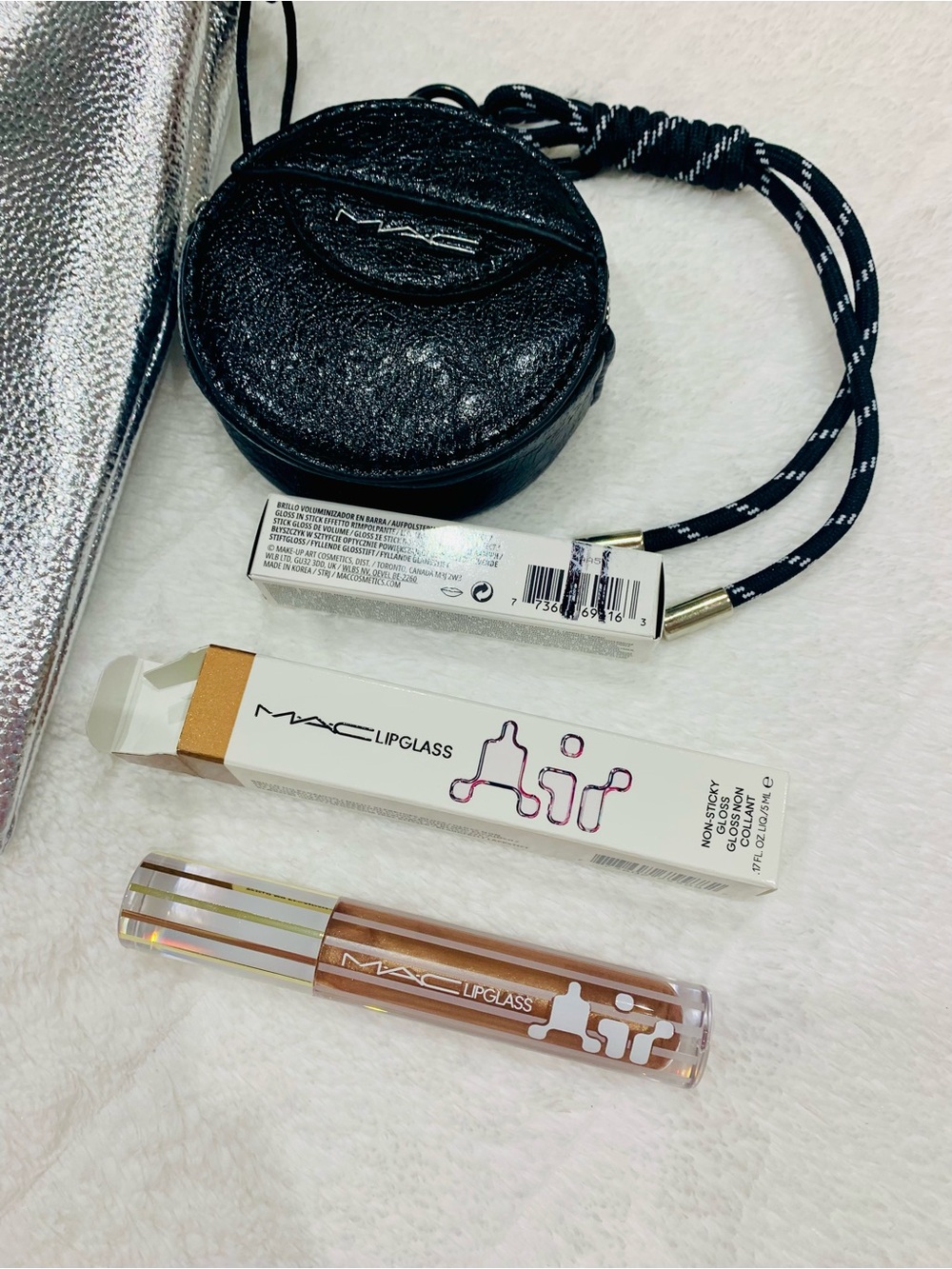 MAC Lip & Pouch Bundle - Picture 2 of 4